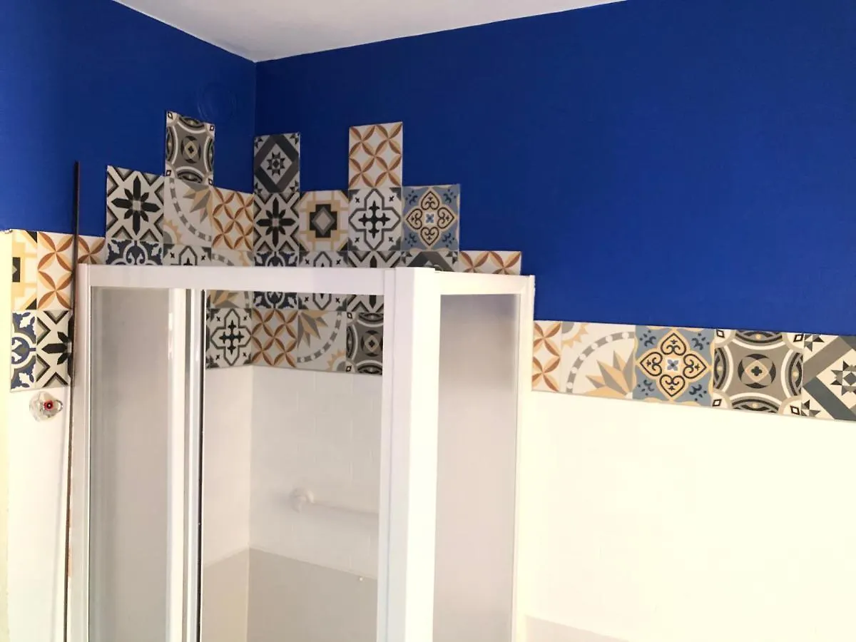 Clua Holiday House Porto Ceresio 0*,  Italien
