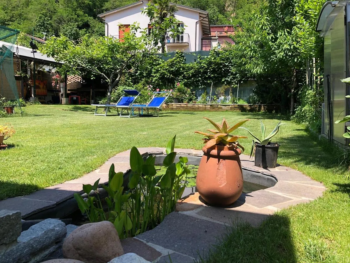 Clua Holiday House Porto Ceresio Italien