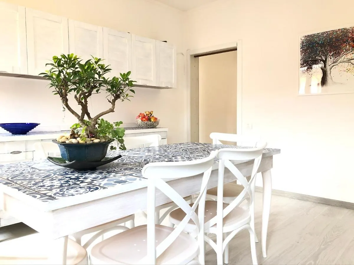 Apartment Clua Holiday House Porto Ceresio Italien