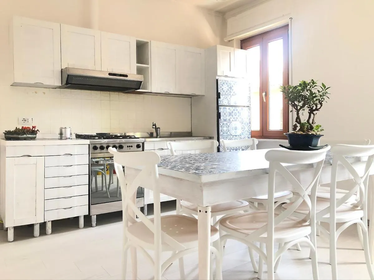 Clua Holiday House Porto Ceresio