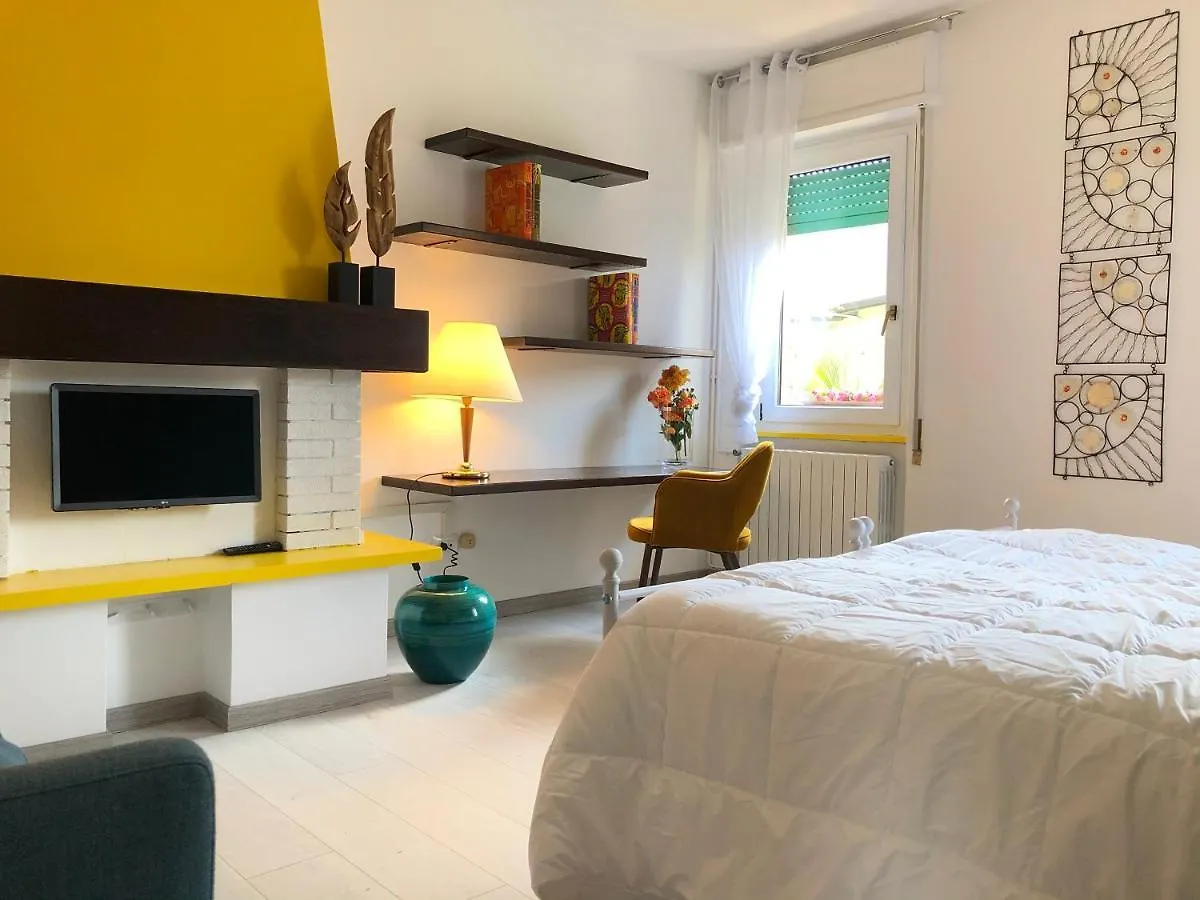Clua Holiday House Porto Ceresio