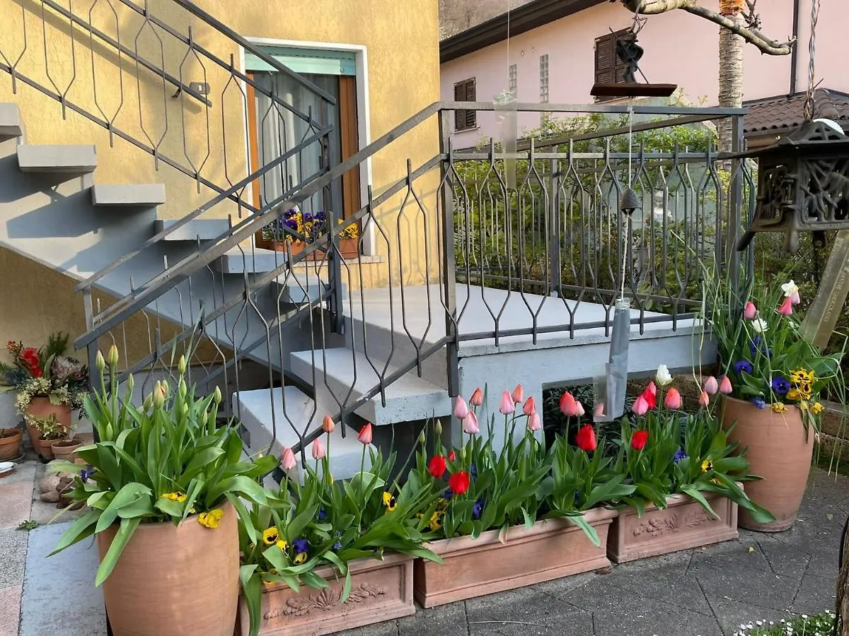 Apartment Clua Holiday House Porto Ceresio Italien