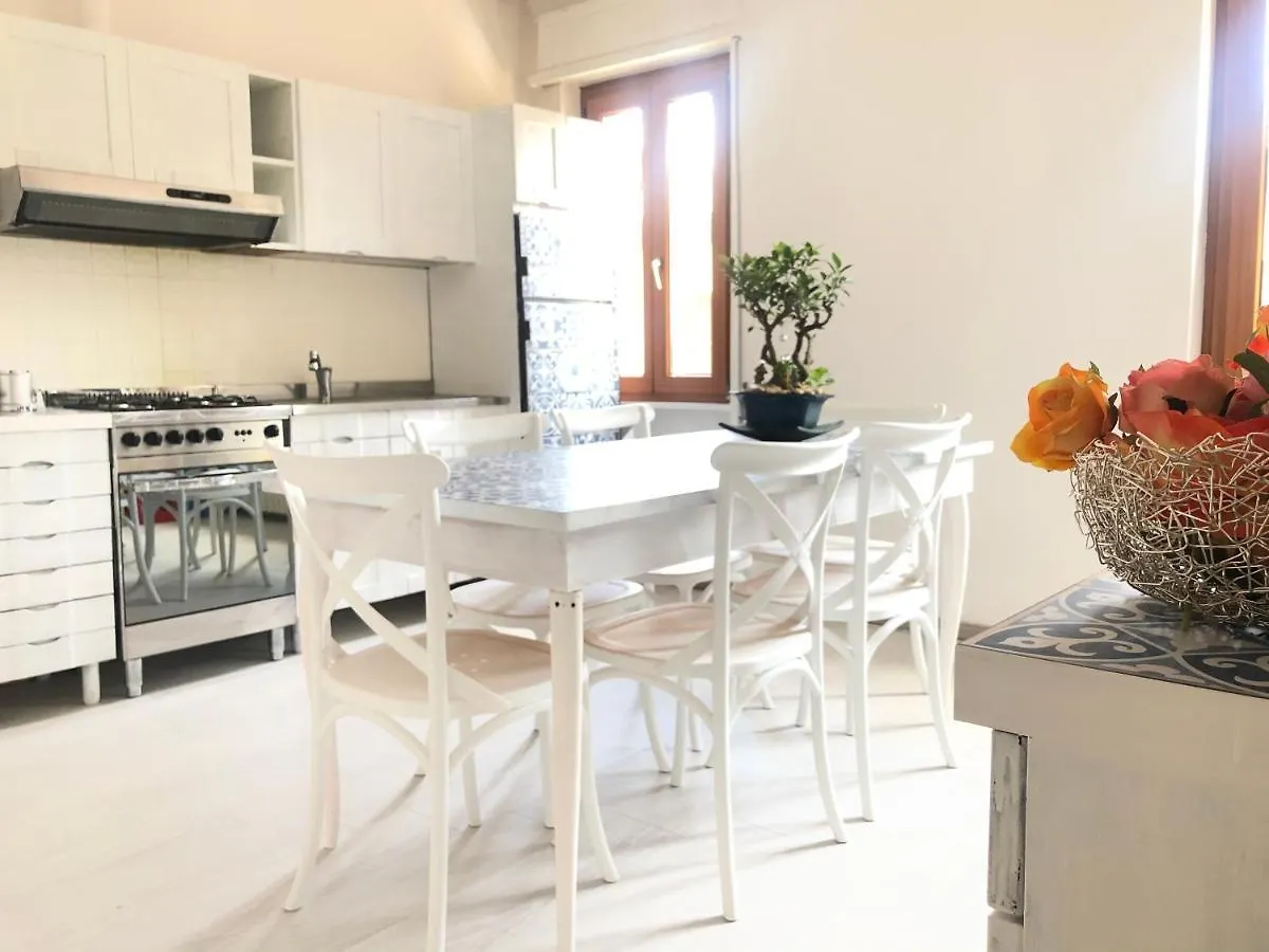 Clua Holiday House Porto Ceresio