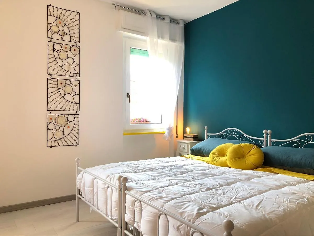 Apartment Clua Holiday House Porto Ceresio Italy