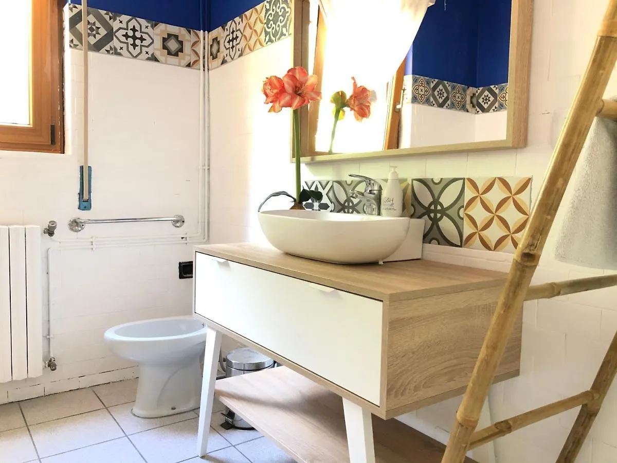 Clua Holiday House Porto Ceresio Italy