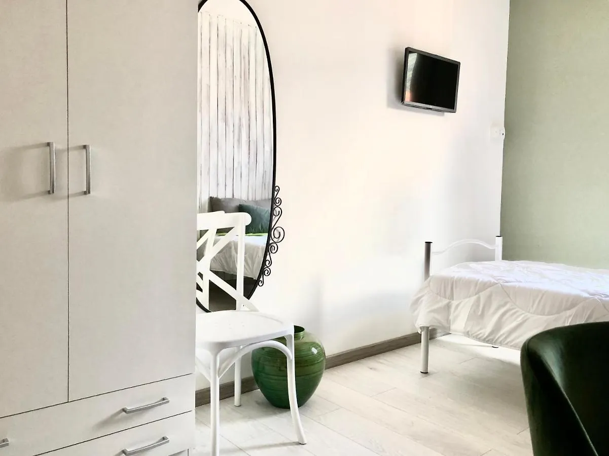 Clua Holiday House Porto Ceresio Apartment