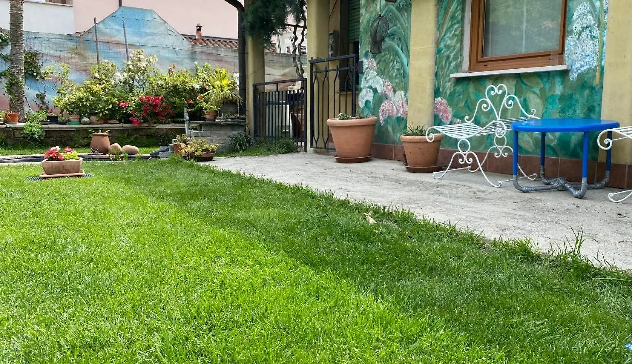 Clua Holiday House Porto Ceresio Italy